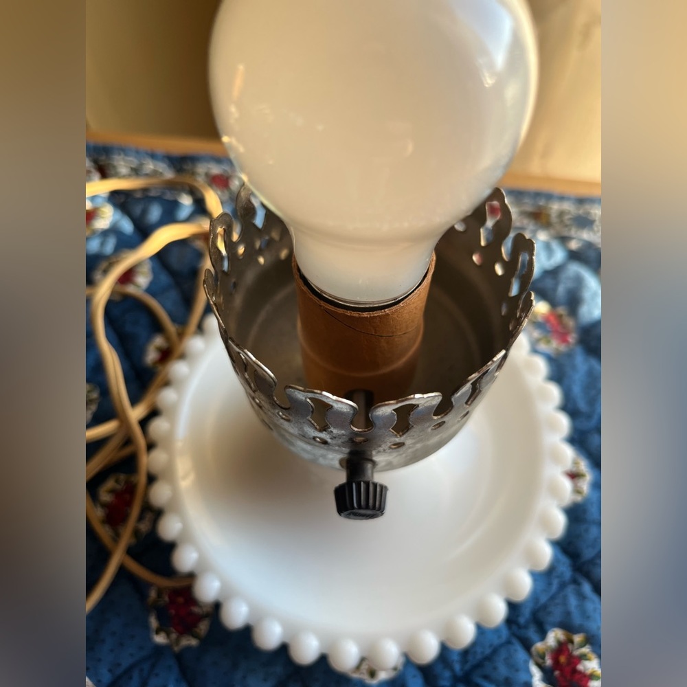 Hobnail Milk Glass 11" Lamp VTG Hurricane Electric Parlor Table Boudoir Works - Picture 7 of 12